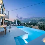 Luxury Stone Aris, Ideally Located Just A 5-minute Walk From Restaurants And Shops