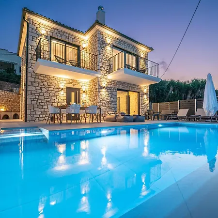 Luxury Stone Aris, Ideally Located Just A 5-minute Walk From Restaurants And Shops Villa